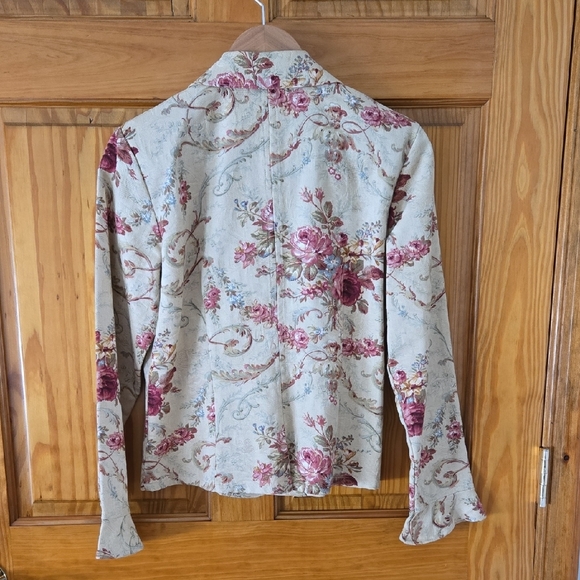 Floral Button-Up Jacket - Picture 2 of 5